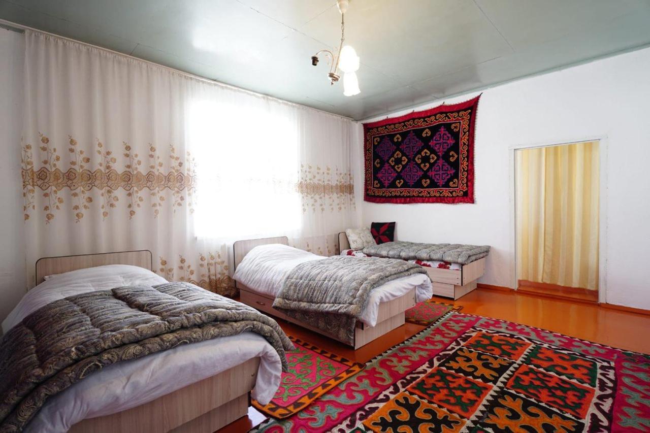 Guest House Bereke In Kyzart Village Bagysh Exterior foto
